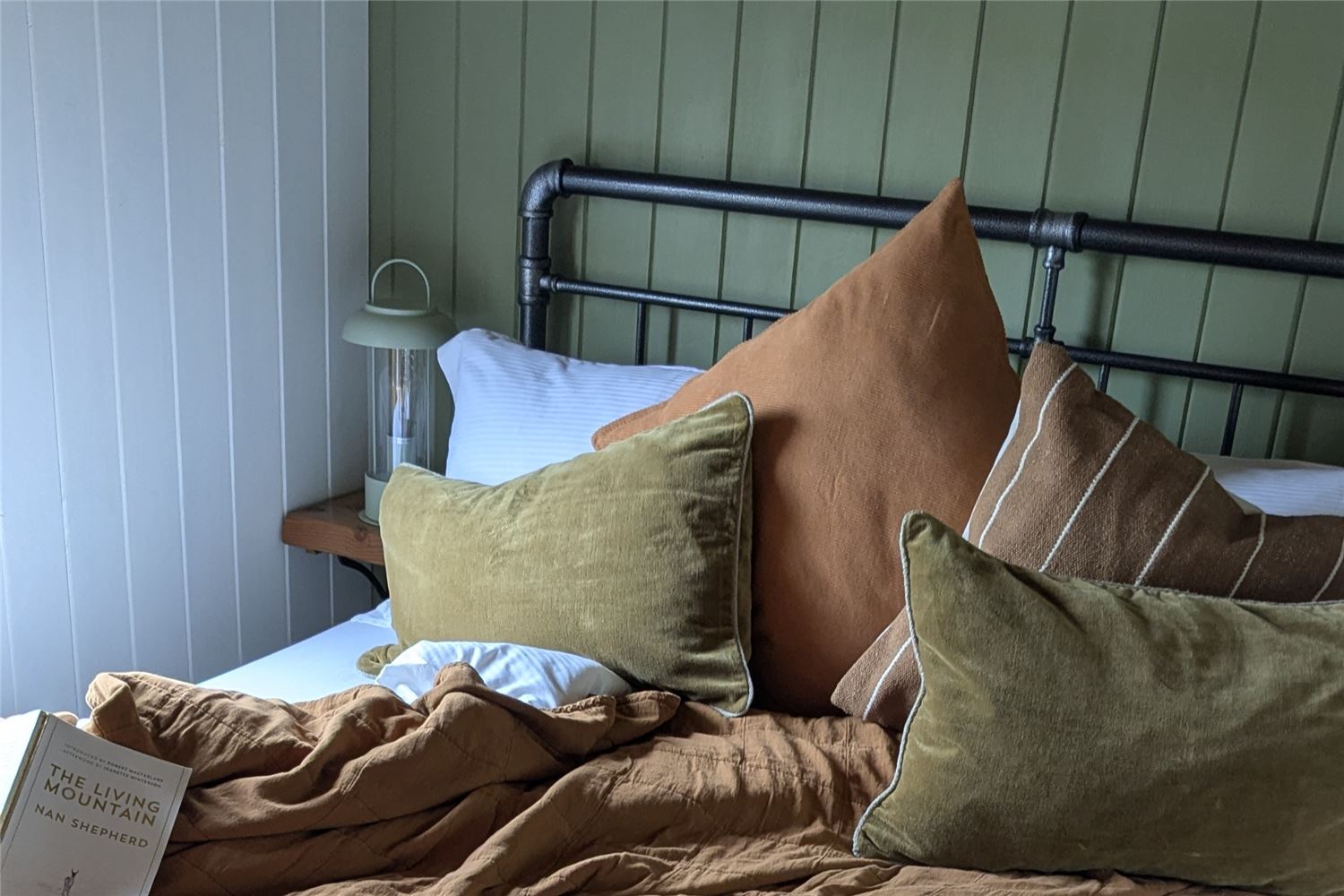 Self catering glamping with a log burner, outdoor bath and bathroom with rainfall shower, all to yourself.