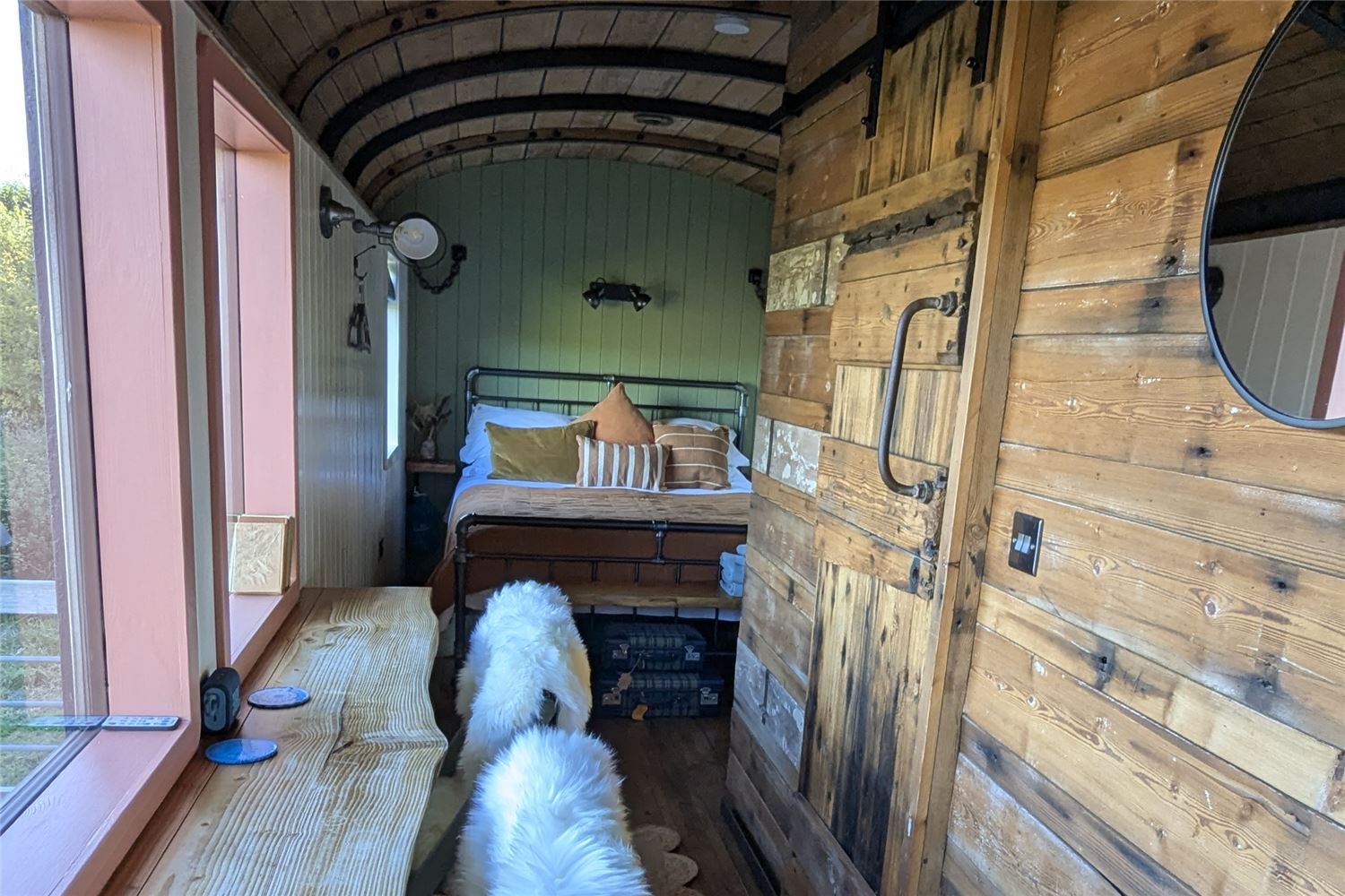 Relax, read, soak in an outdoor bath, sleep in a kingsize bed, cosy up next to a log burner