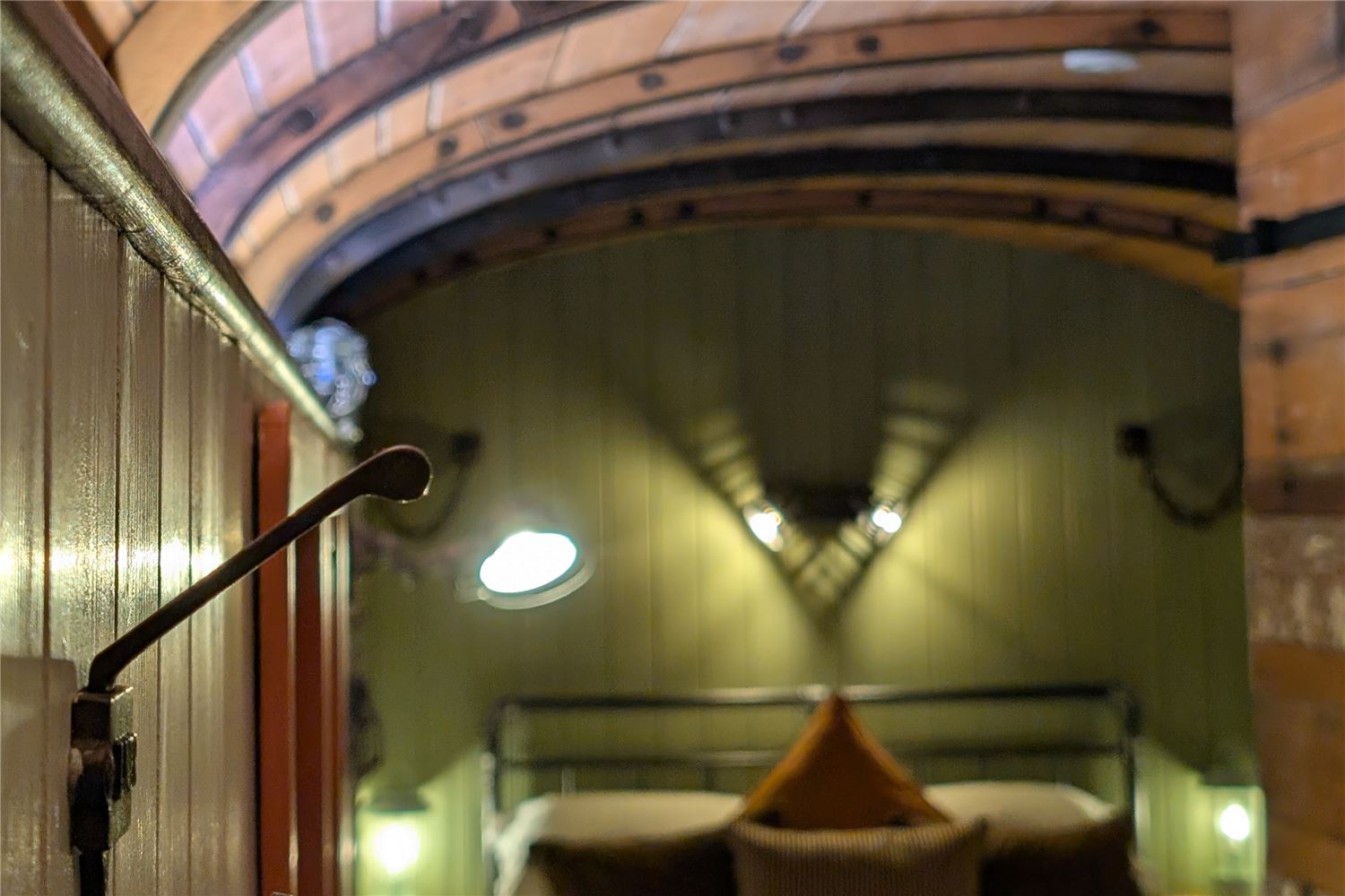 Stay on a rewilded site. Wildlife and nature, relax and reconnect.