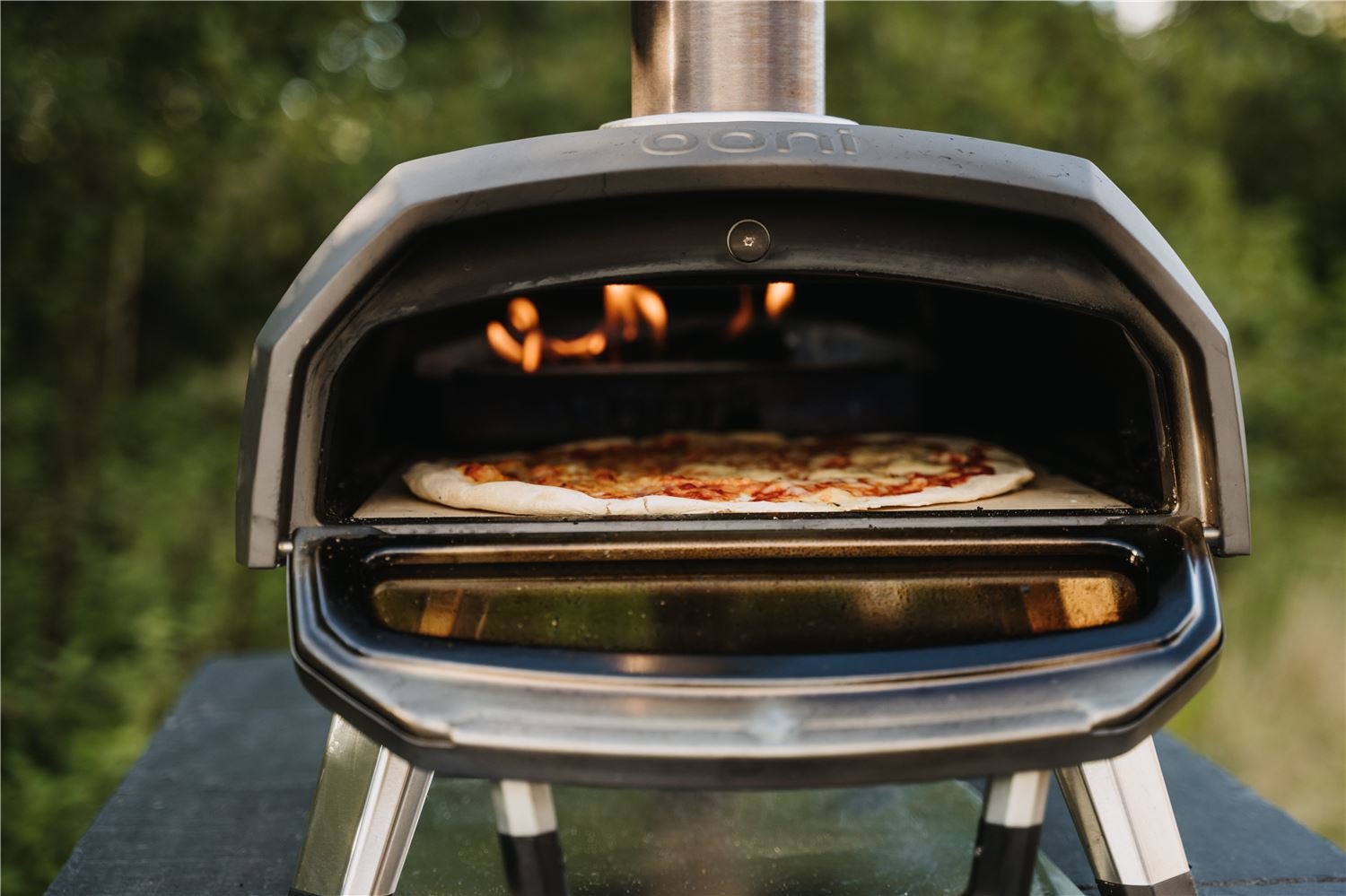Cook your own pizza in an Ooni