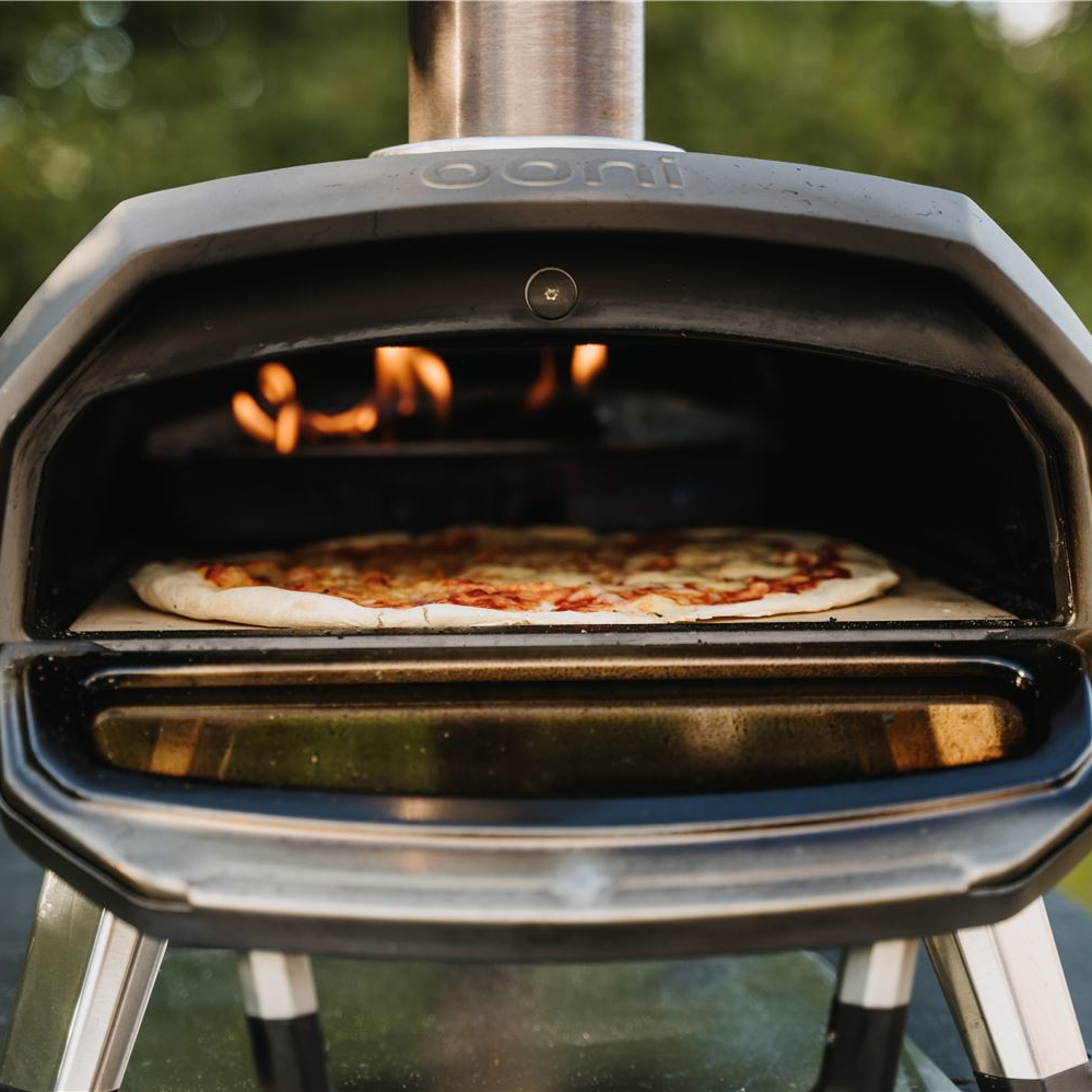 Ooni pizza oven, make your own, you can even have pineapple!