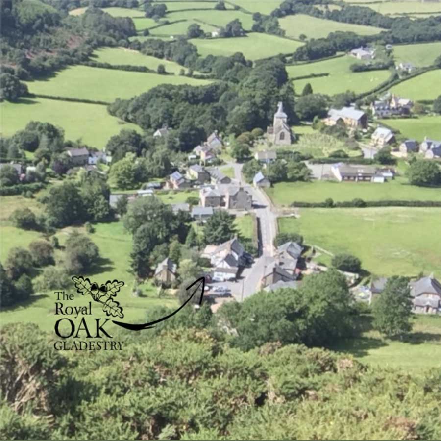 Royal Oak, Chapters, Casa Bianca, Shepherds Parlour, The Cosy Cafe, The Cattle Shed, The Cider Barn, Tomatitos, The Harp, The Boat, The Rhydspence. Foodie heaven. So spoilt for choice