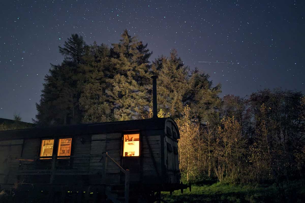 Dark skies, star gazing in seclusion. You can even relax and star gaze in the outdoor bath